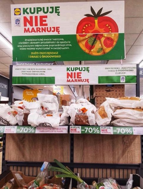 超市竟售過期食品，顧客為何紛紛點(diǎn)贊？背后的責(zé)任與創(chuàng)新