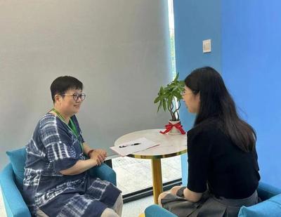 從疲憊到煥新 白領(lǐng)為何排隊(duì)也要體驗(yàn)健康信息咨詢(xún)